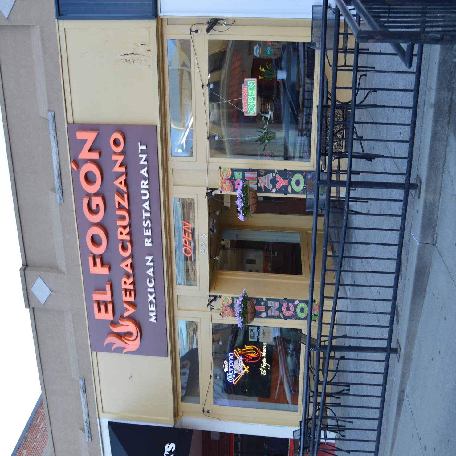 El Fogon Veracruzano Restaurant Storefront